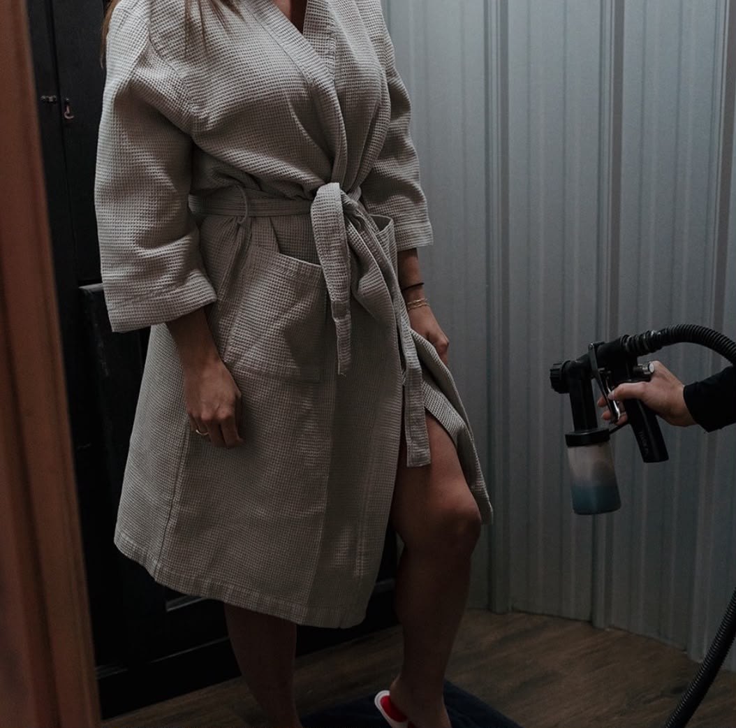 Spray tan application